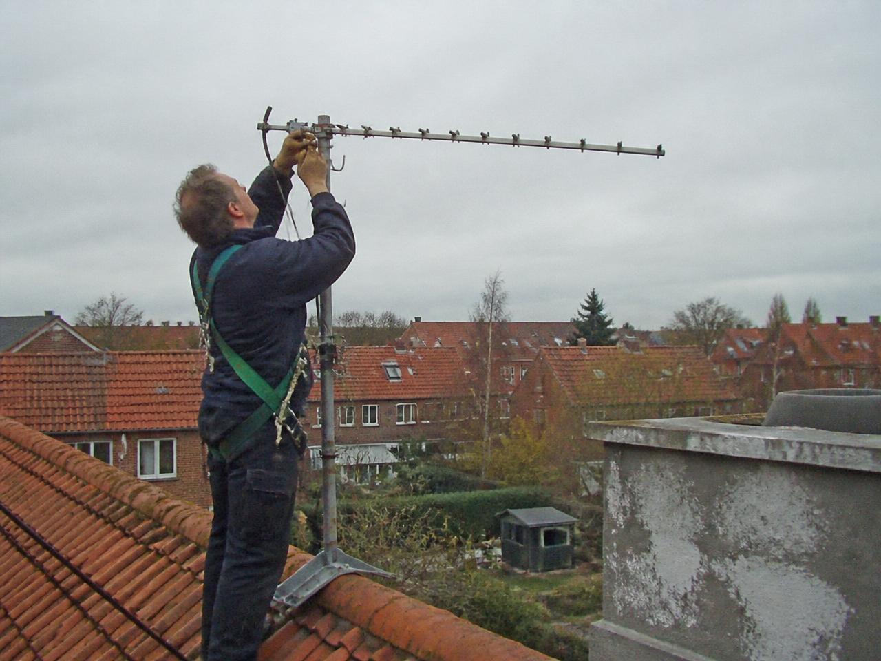 Toft Teknik tekniker — Antenne installation