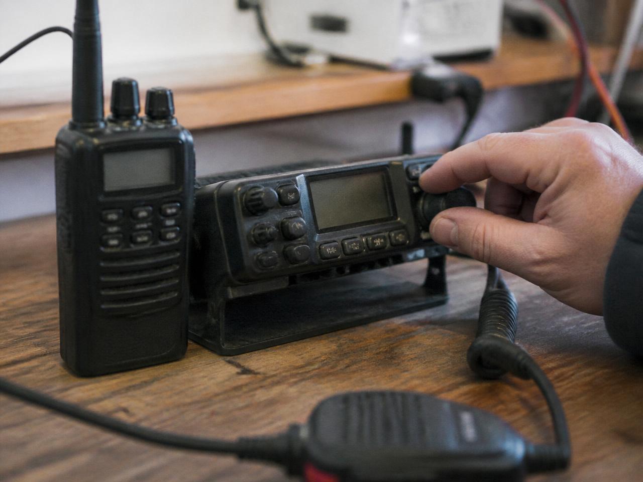 Toft Teknik tekniker — Radiokommunikation — erhvervsradio, marine VHF og fulde DMR-systemer